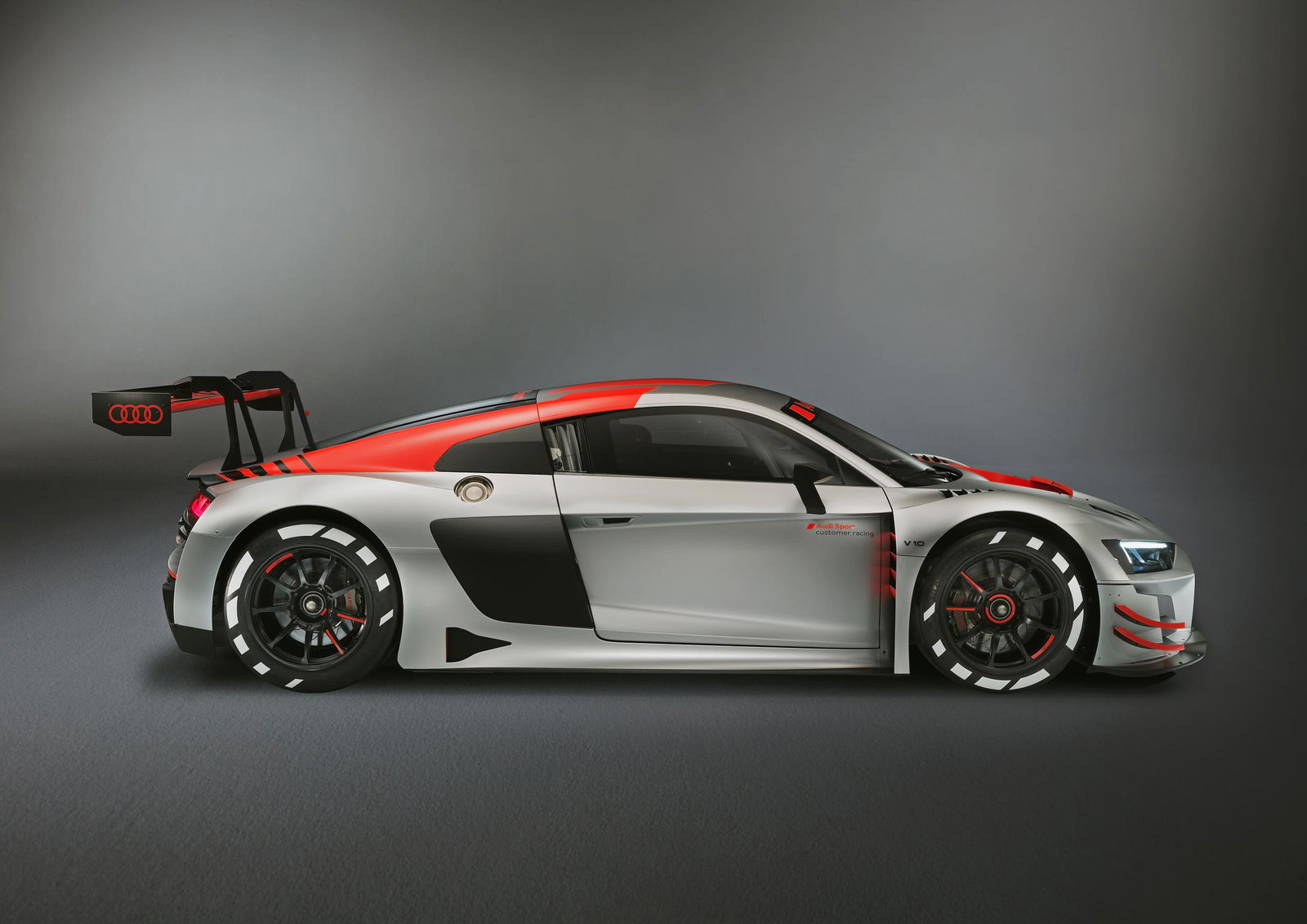 Bow Before The Monstrous Audi R8 LMS GT3 Evolution