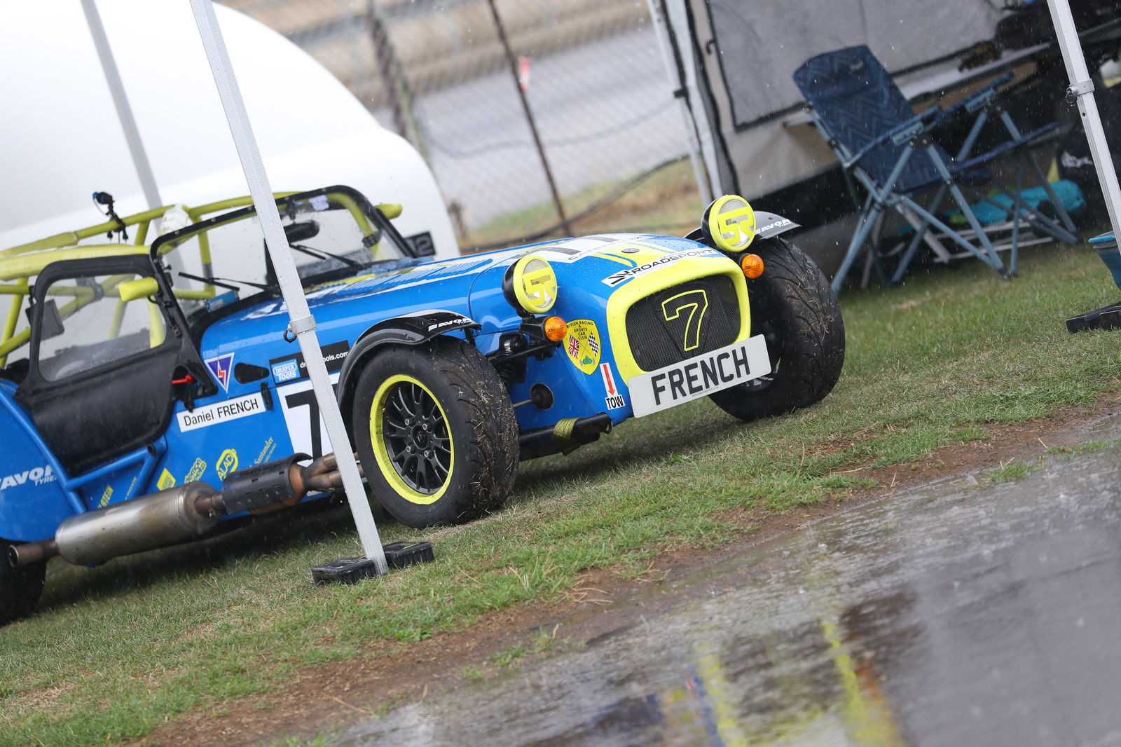 A Roadsport-spec car. Note the semi-slick tyres, which replace the hard-compound Academy eco boots (Image via Snappyracers.com)