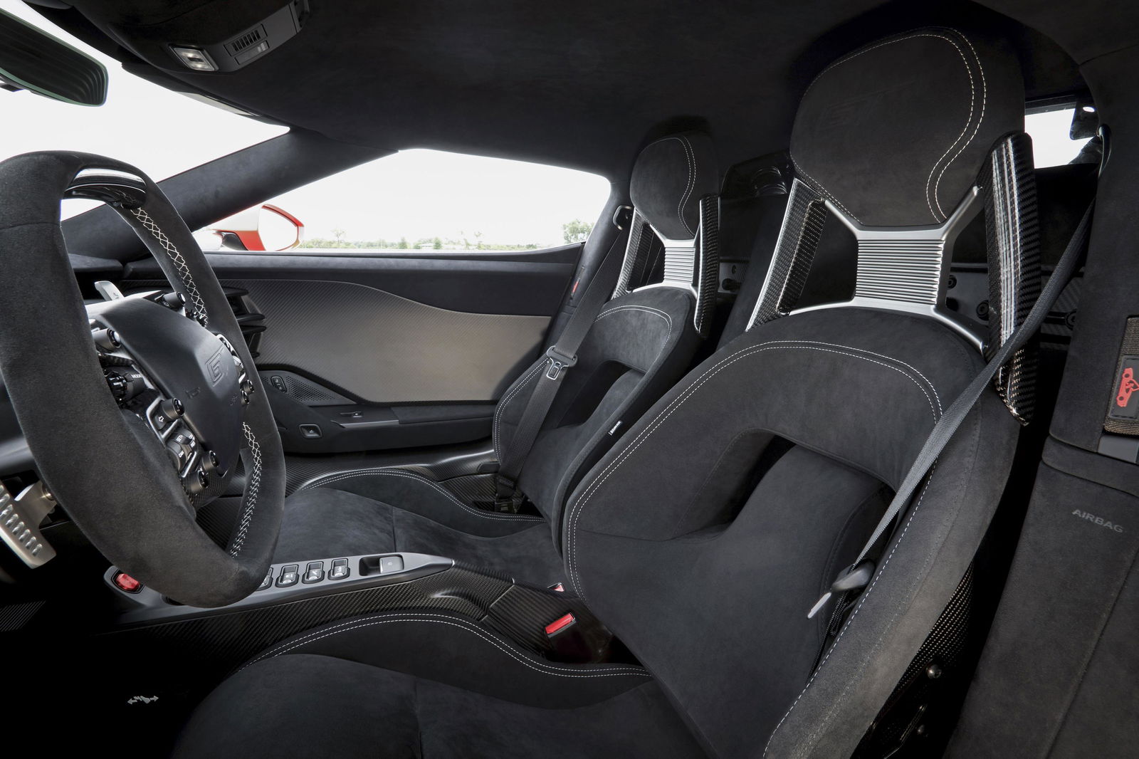 The Ford GT Carbon Series Is An Angry Lightweight Special