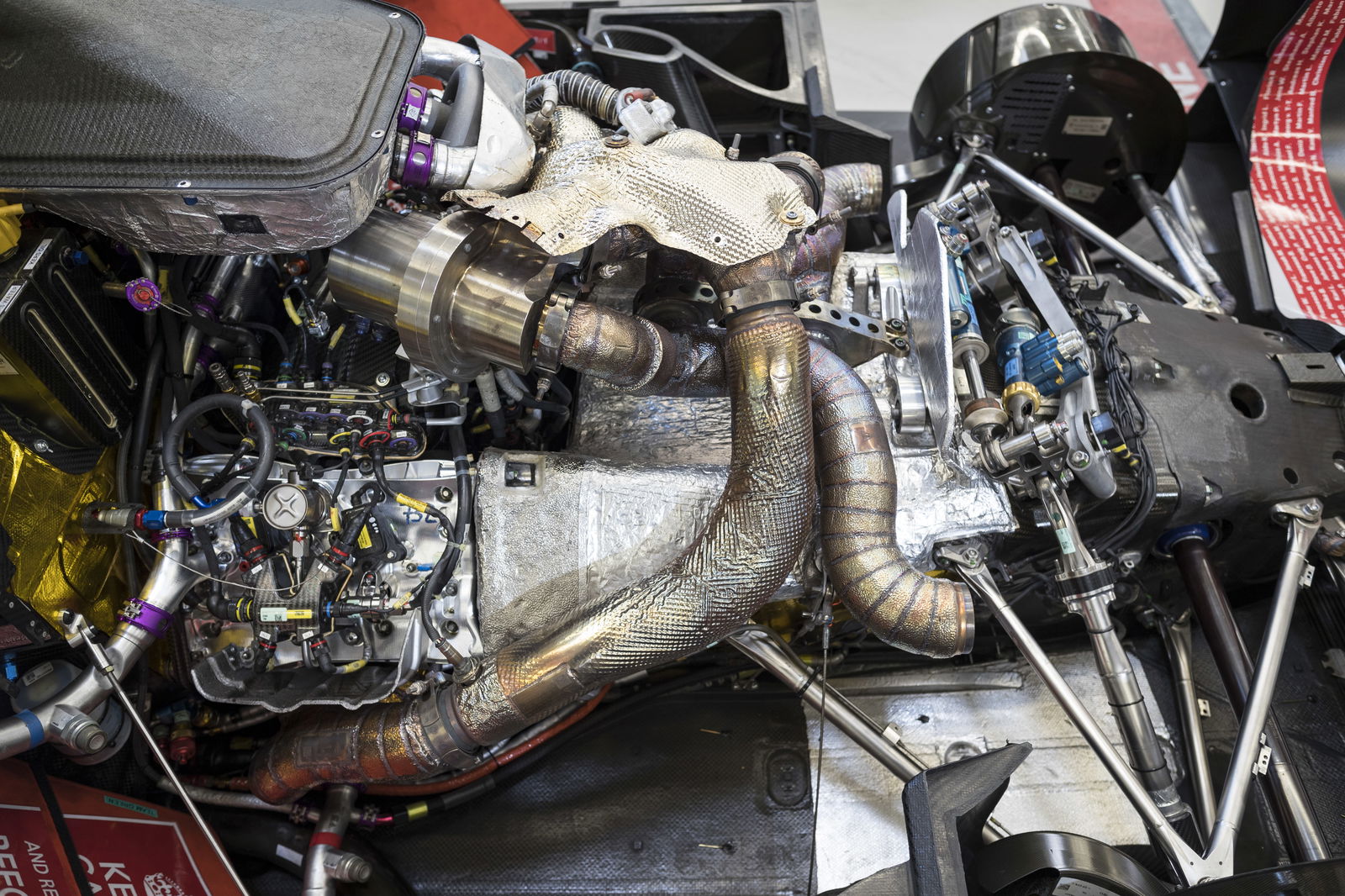 Take A Look At The Naked Details Of The Porsche 919 Hybrid LMP1 Car