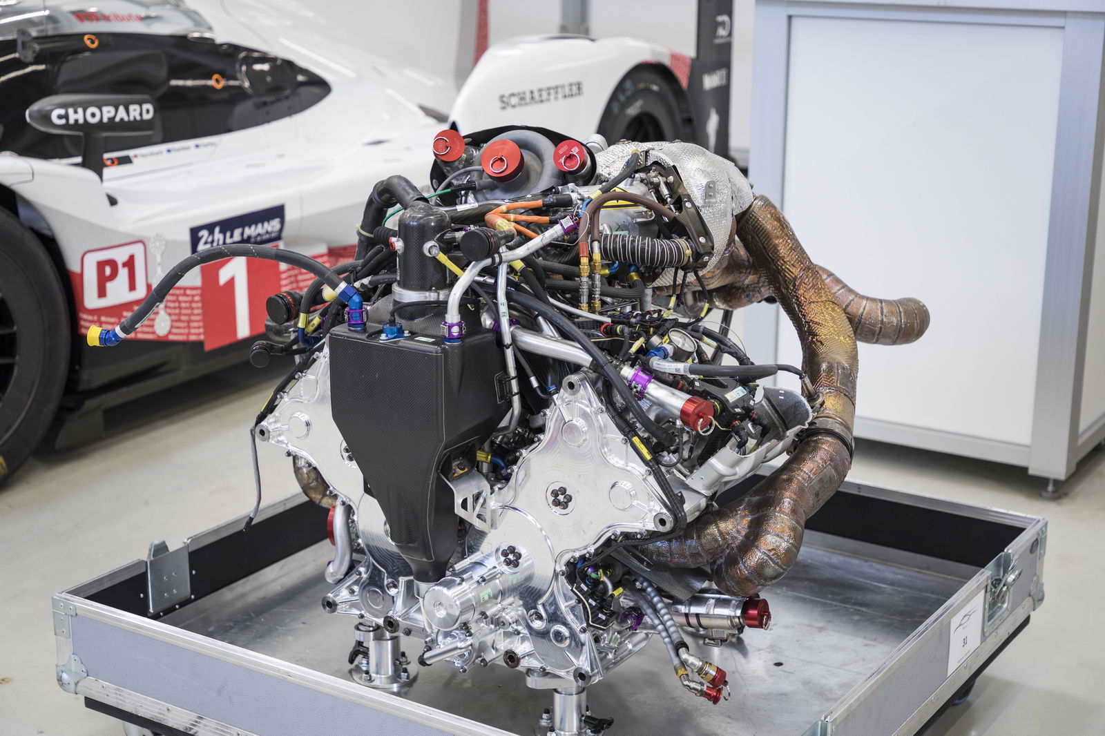 Take A Look At The Naked Details Of The Porsche 919 Hybrid LMP1 Car