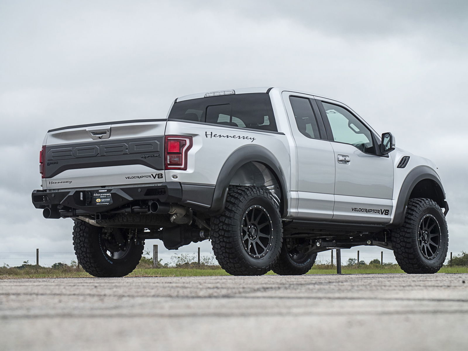 The V8 Ford F-150 Raptor Is A Thing Again Thanks To Hennessey