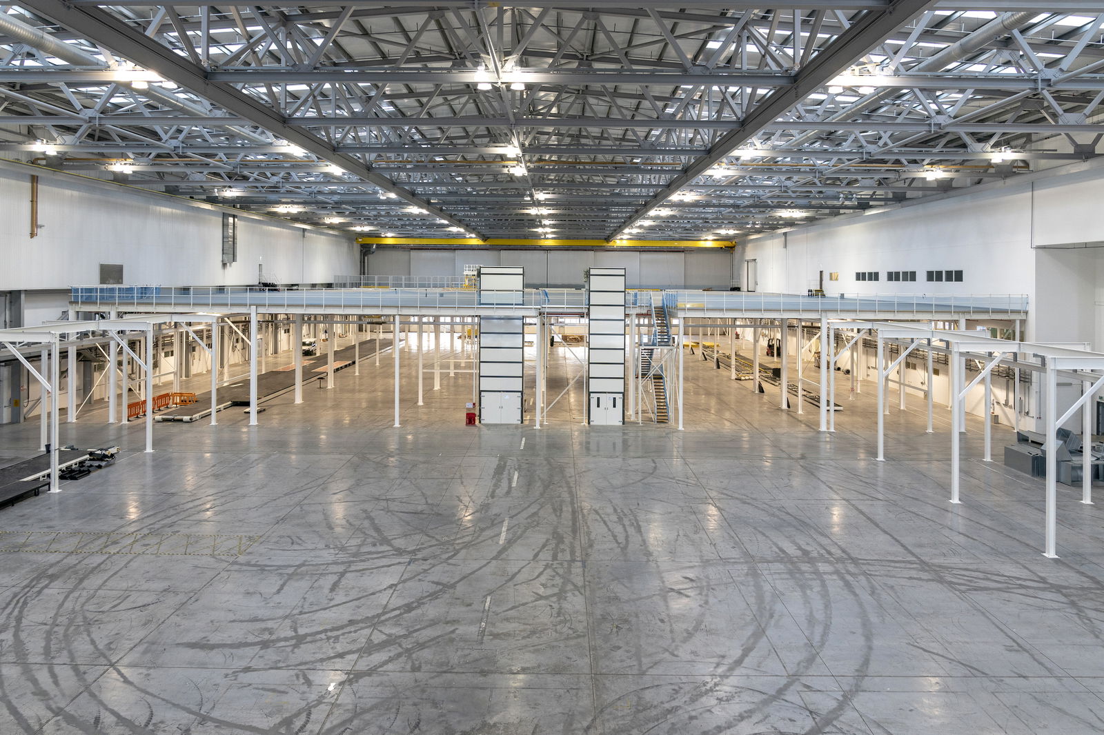 Here's A Tour Of The Spookily Quiet New Aston Martin Factory