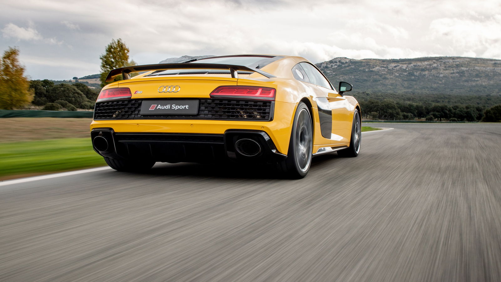 2019 Audi R8 Performance Review: The Last Of The Breed Is A Supercar Hero