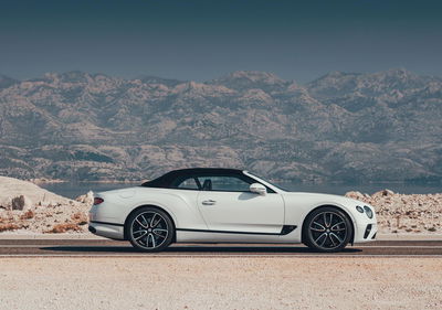 The Bentley Continental GT Convertible Is Here With 626bhp And Tweed