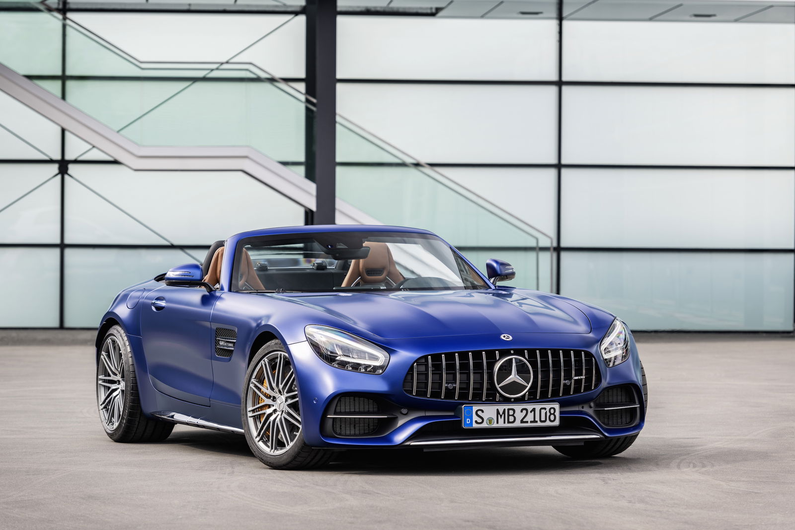 The New Mercedes-AMG GT R Pro Is An Angry V8 Aero-Fest