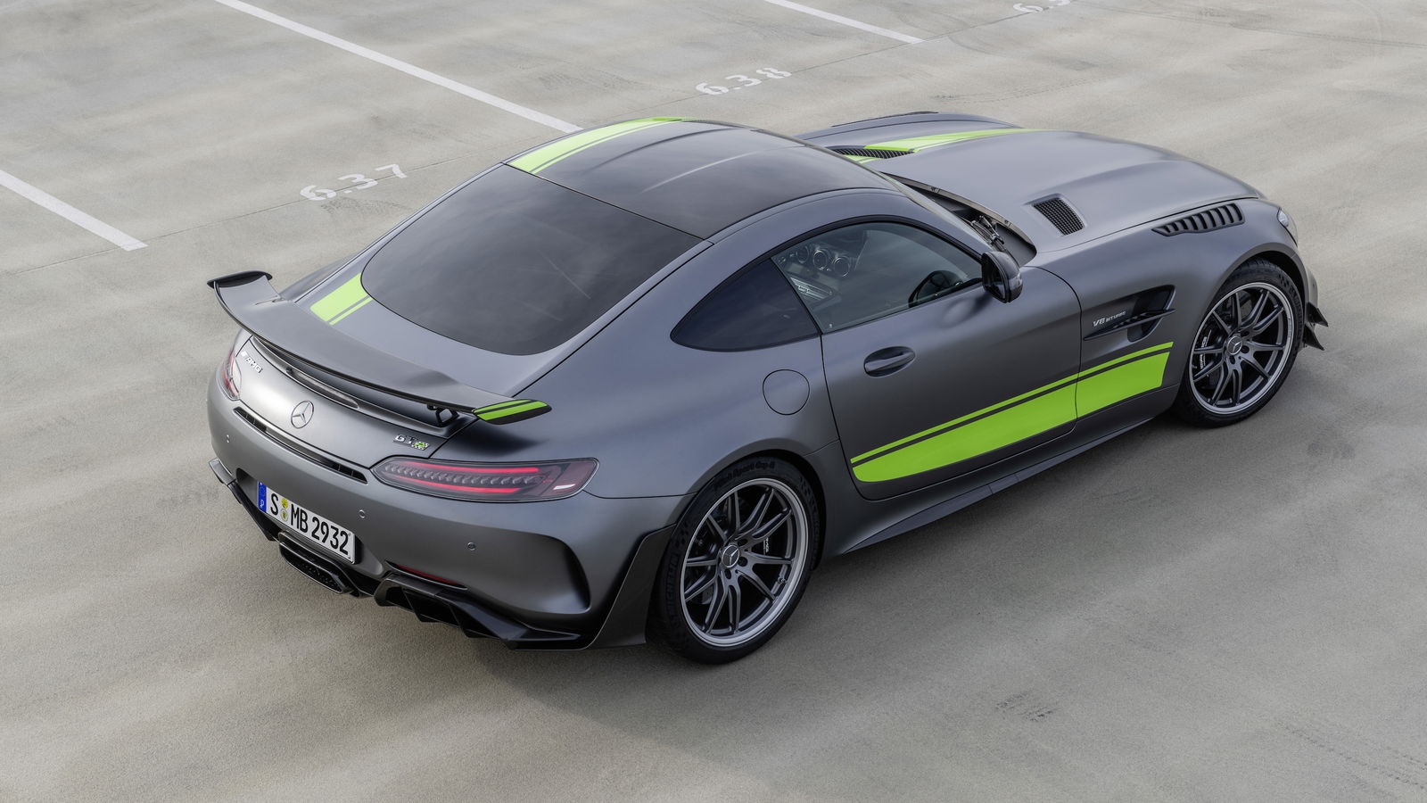 The New Mercedes-AMG GT R Pro Is An Angry V8 Aero-Fest