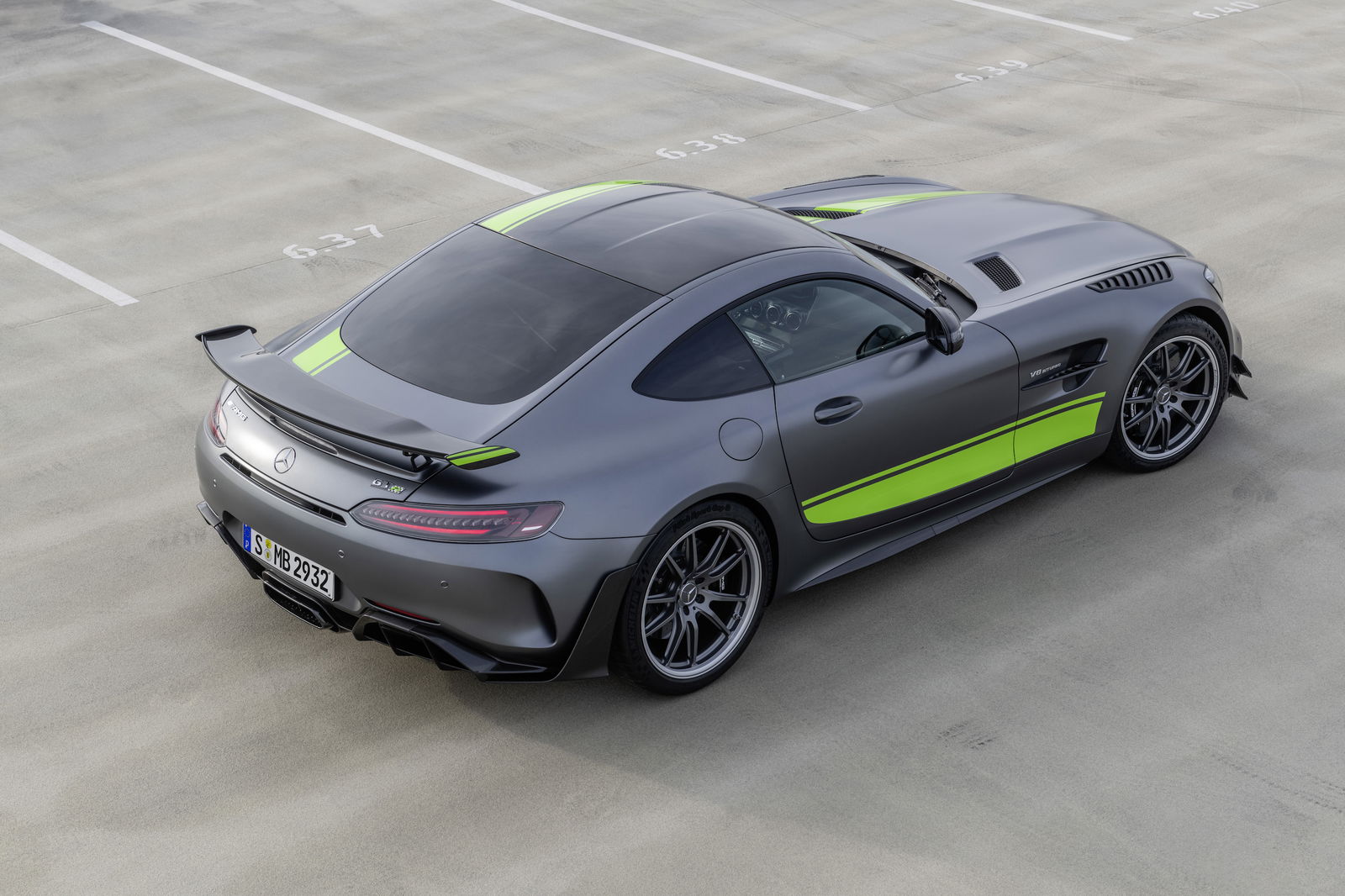 The New ‘992’ Porsche 911 Is Here And It’s Supercar Fast