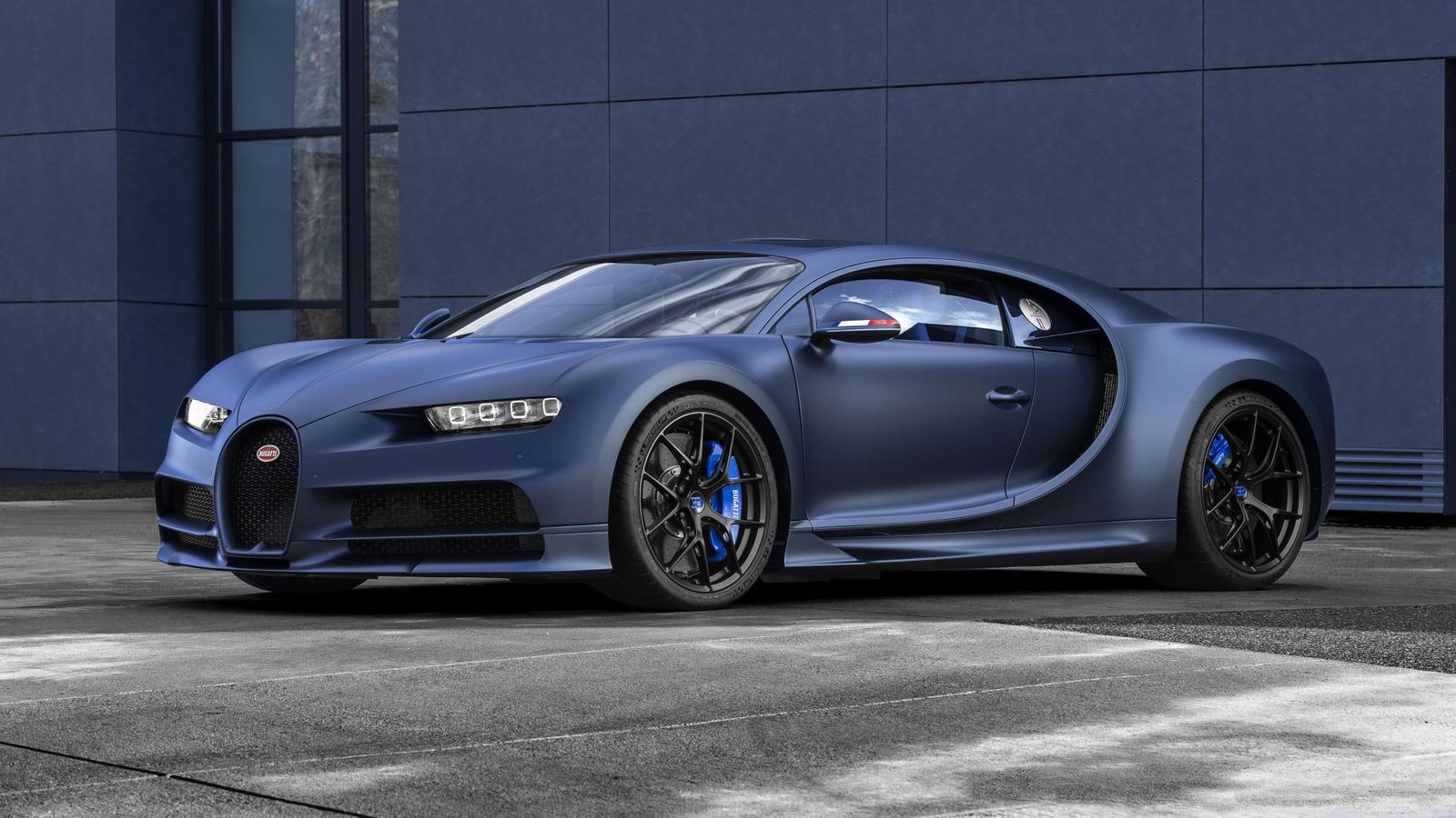 The Chiron Sport ‘110 Ans Bugatti' Is A 1500bhp French-Themed Tribute