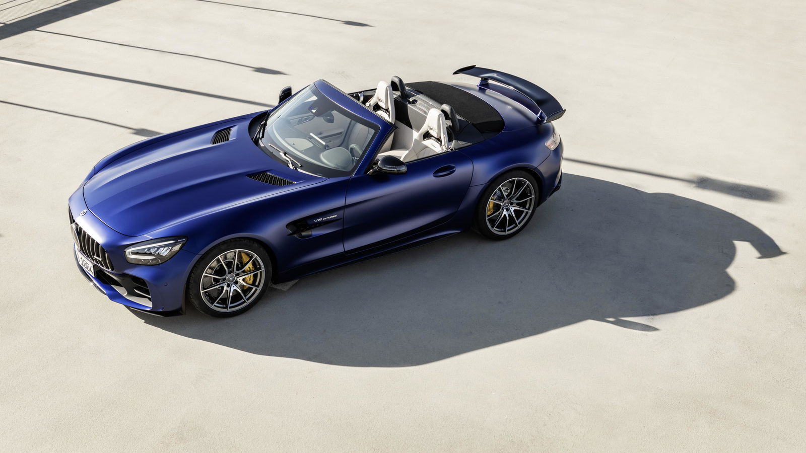 The Mercedes-AMG GT R Roadster Is A Nonsensical Track Monster We Want Badly