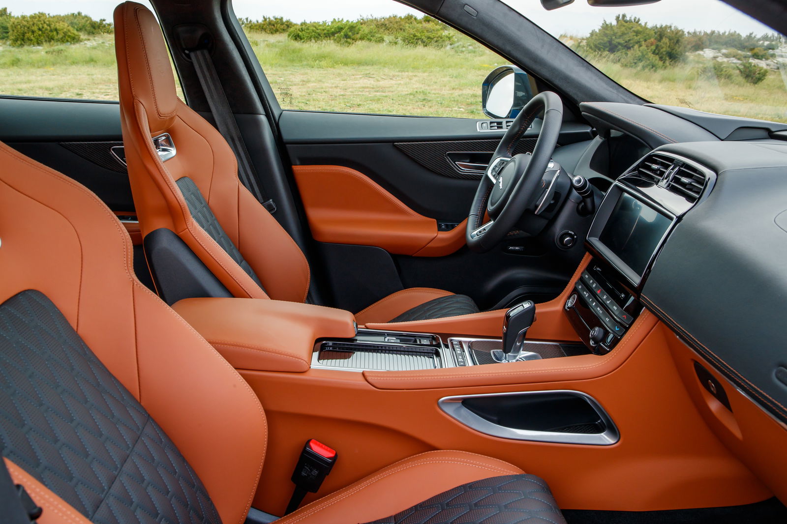 Jaguar F-Pace SVR Review: A Brutal Salute To V8 You'll Come Away Loving