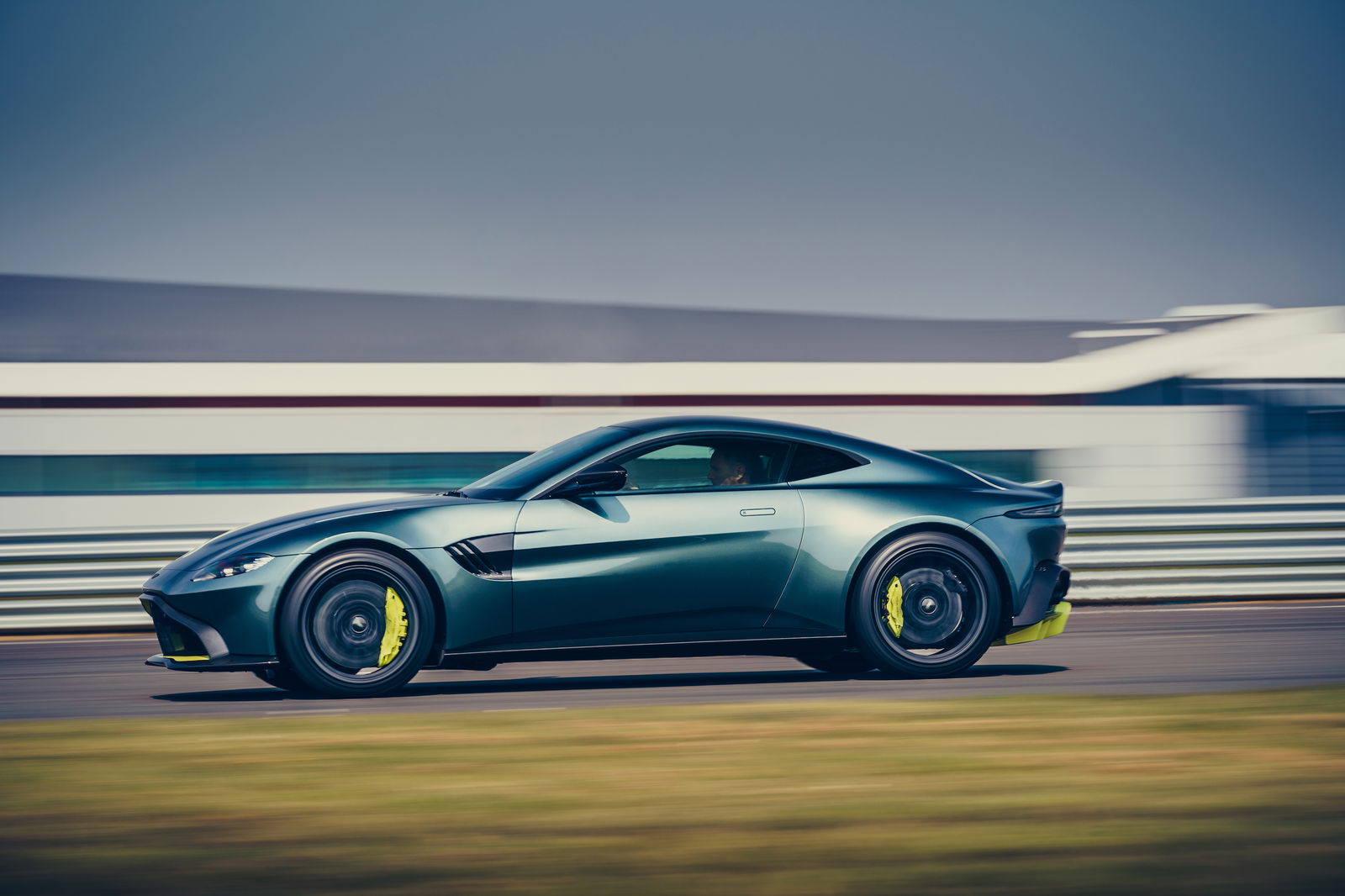 The Manual 'Box Aston Martin Vantage AMR Is Nearly 100kg Lighter