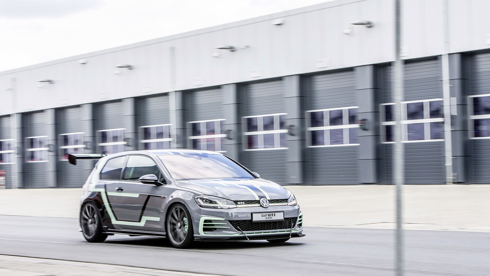 If VW Makes A Golf GTI TCR S, It Should Be Like This Concept