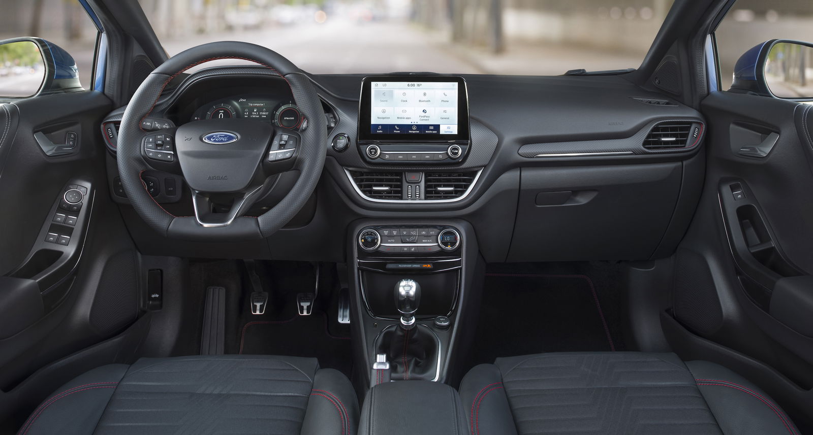 Inside, the new Ford Puma closely follows the design of the Fiesta