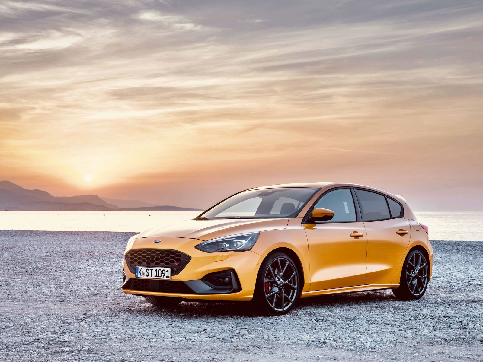 Ford Focus ST Review: A Solid Hot Hatch With One Button You Should Avoid