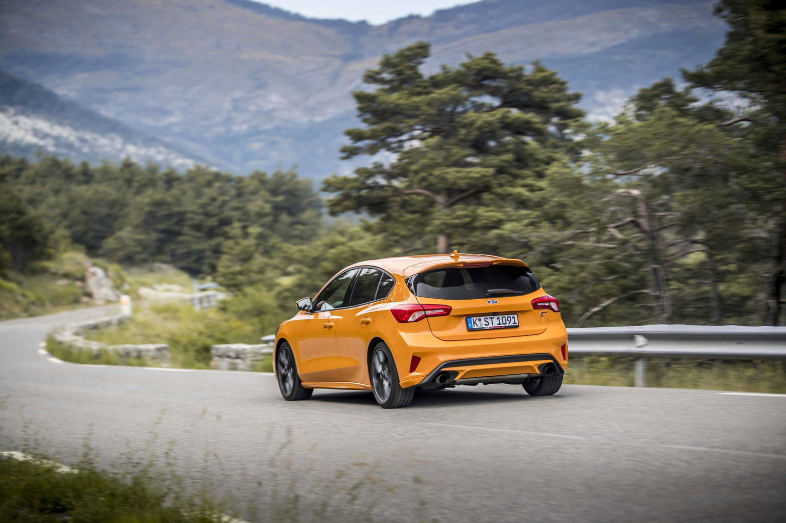 Ford Focus ST Review: A Solid Hot Hatch With One Button You Should Avoid