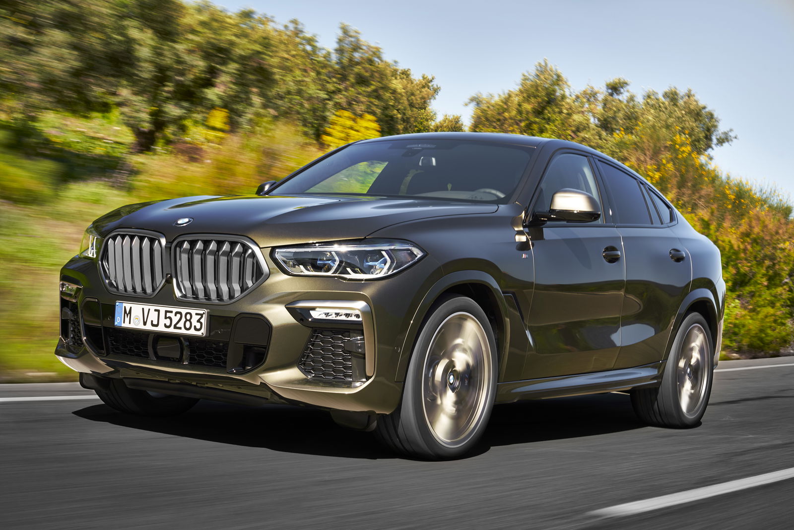 The New BMW X6 Has Optional Illuminated Kidney Grilles
