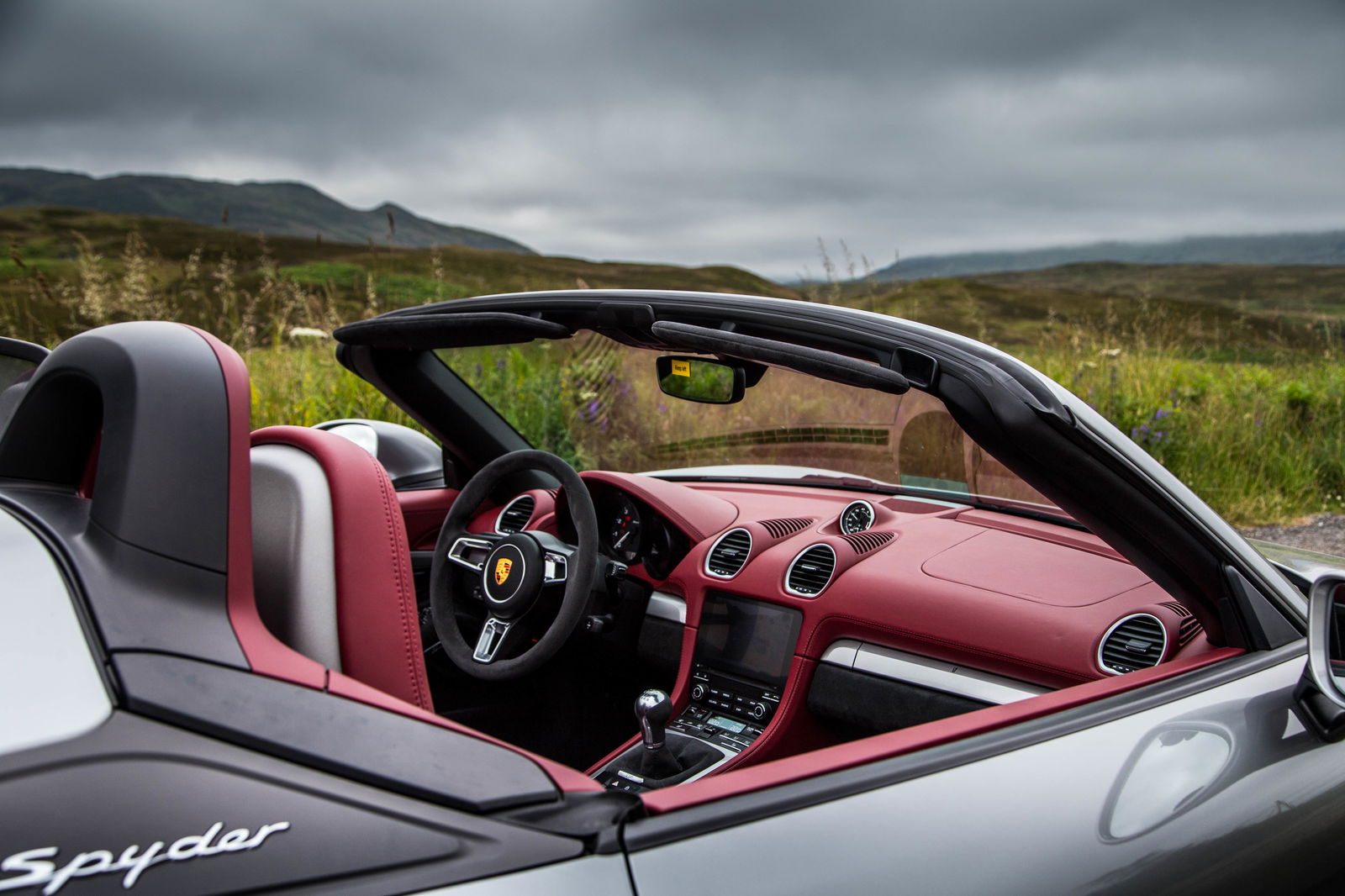 Why I’d Have A Porsche Boxster Spyder Over The 718 Cayman GT4