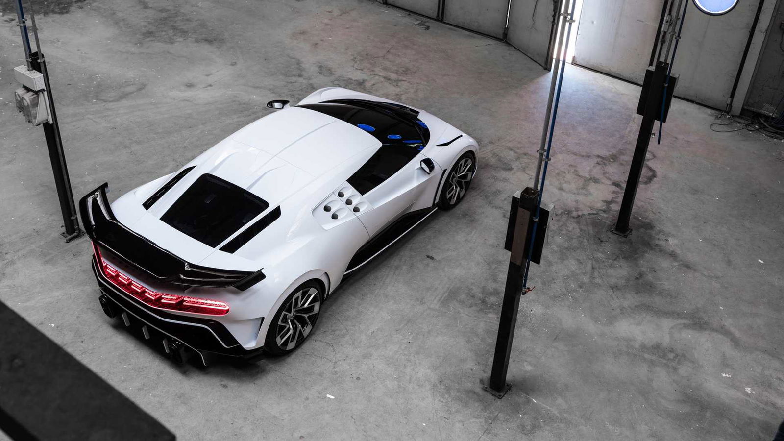 The Bugatti Centodieci Is A Chiron In An EB110-Like Frock