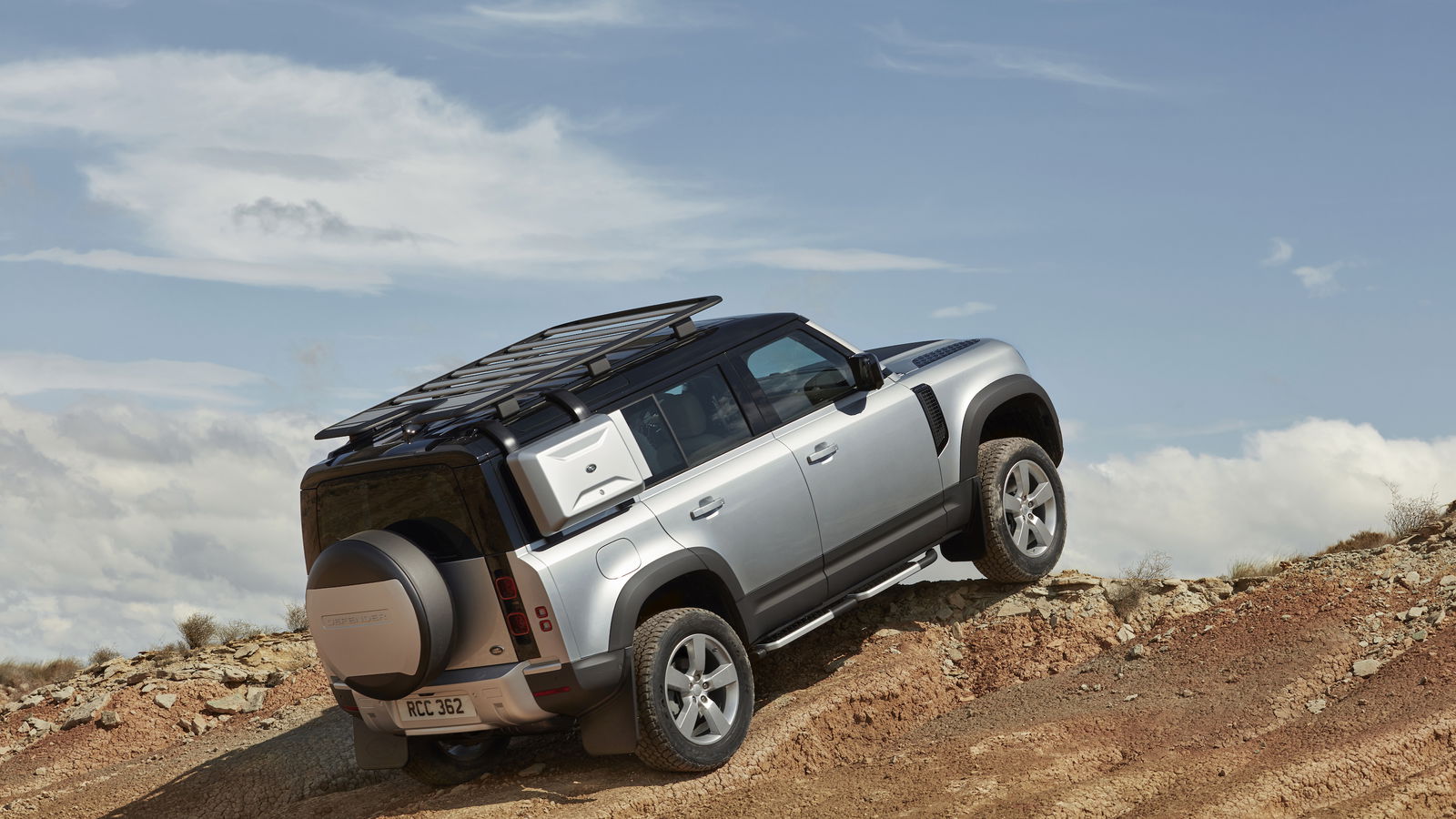 It Looks Like A New Land Rover Defender Pick-Up Will Happen