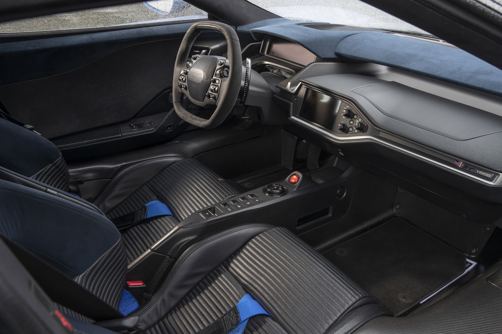 The Ford GT Is Like A Reincarnated Mercedes CLK GTR, And That Shows In The Way It Drives
