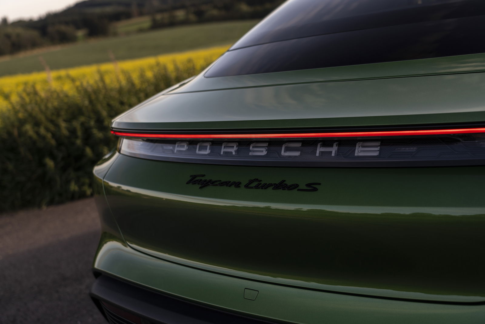 Porsche 911 Carrera 4S Cabriolet Review: Stay For The Chassis, Not The Noise