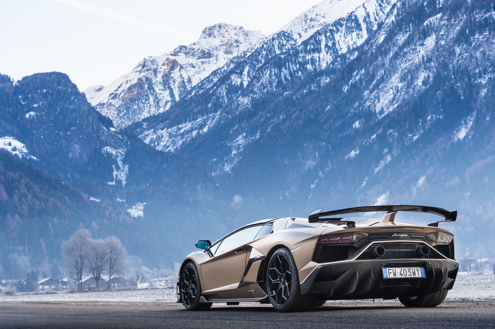 Lamborghini Aventador SVJ Vs Winter