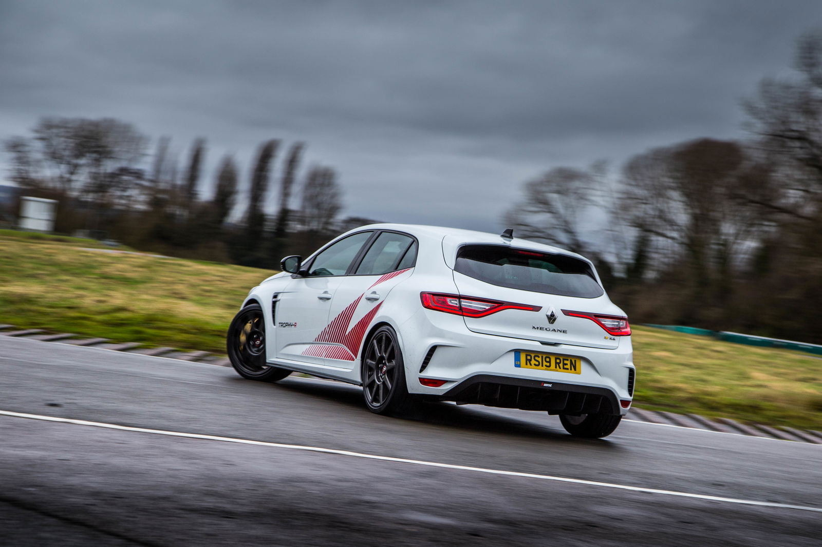 Renaultsport Megane Trophy Vs Trophy-R: Can A Hot Hatch Be Worth £72k?