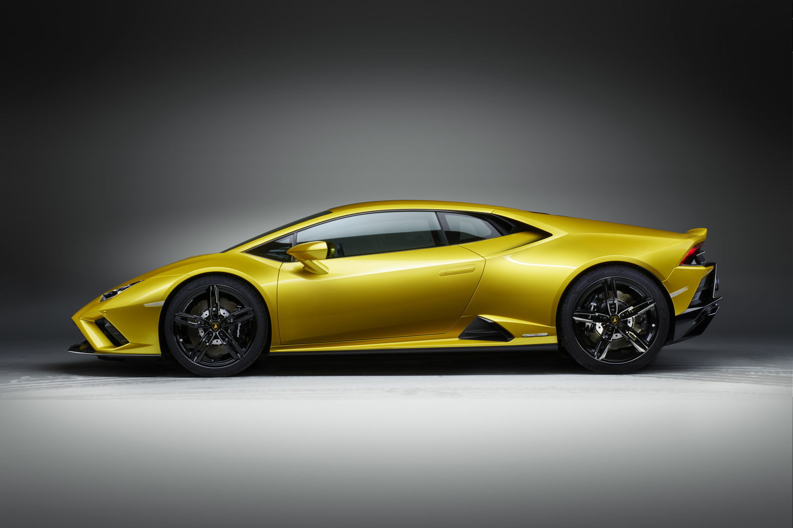 The New Lamborghini Huracan Evo RWD Is The Baby Lambo You Want