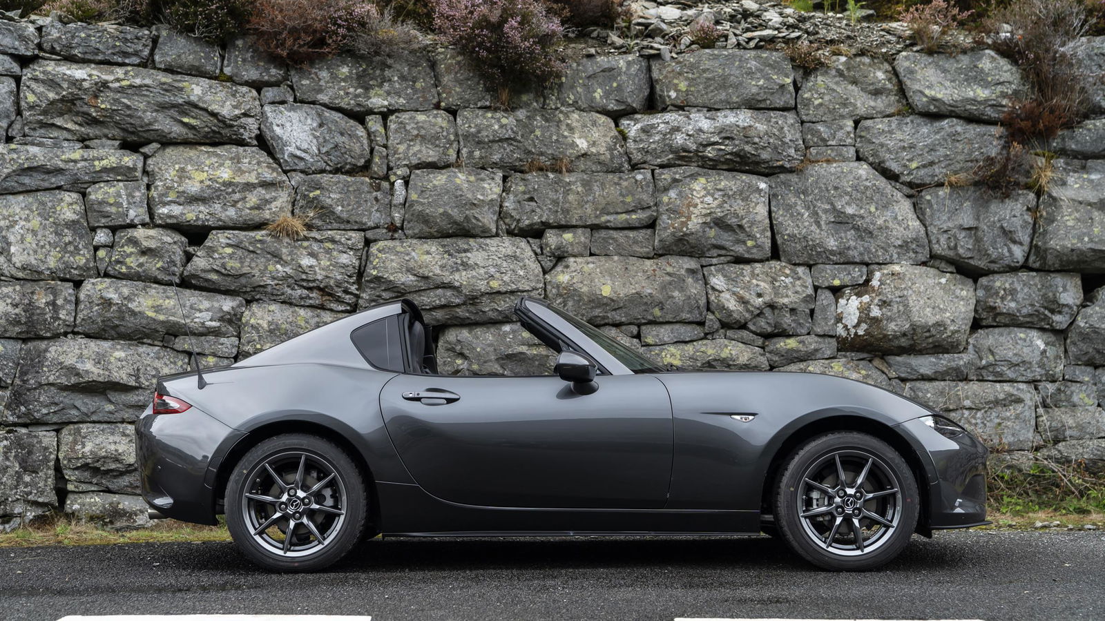 Updated 2020 Mazda MX-5 Arrives With Fancy 'GT Sport Tech' Trim Grade