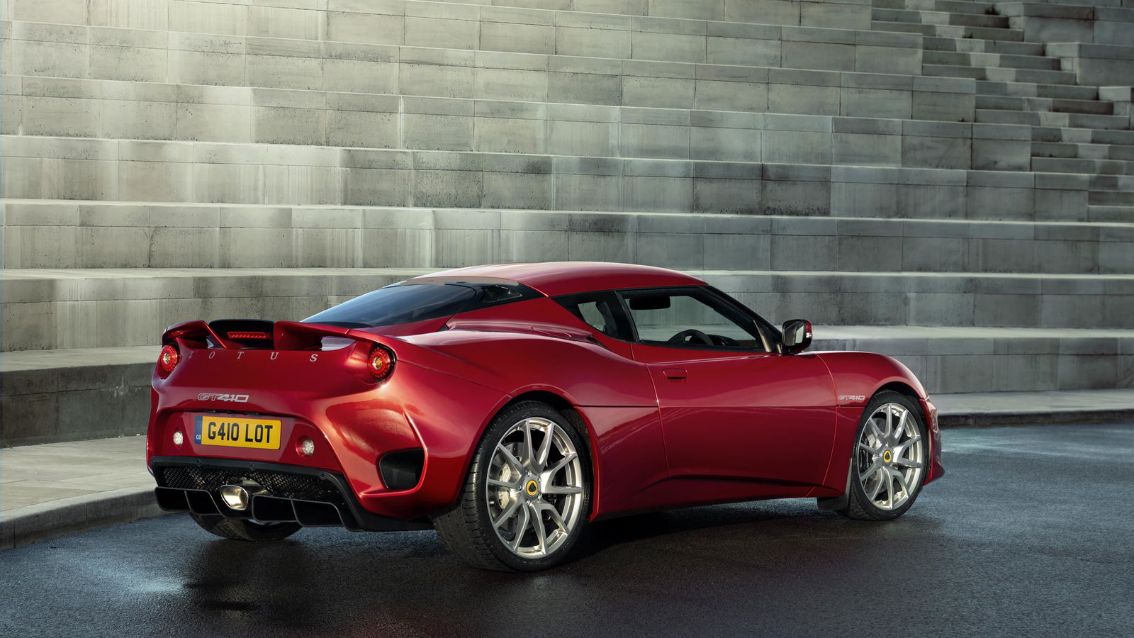 The Lotus Evora GT410 Is A Softer, Cuddlier Sports Car
