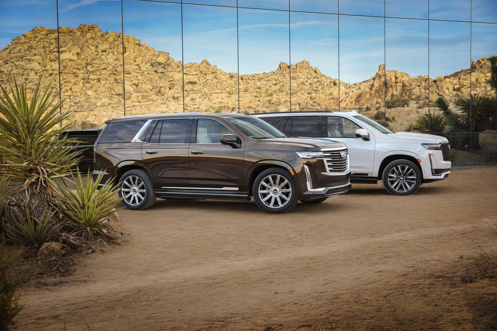 The New Cadillac Escalade Has 38 Inches Of OLED Screen And A Big Face