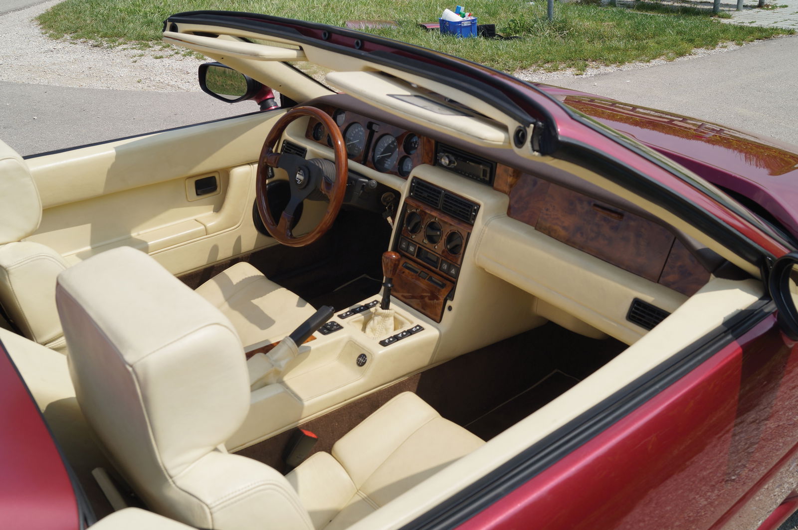 The three-piece roof could be left partially up to give the Transcup a Targa body