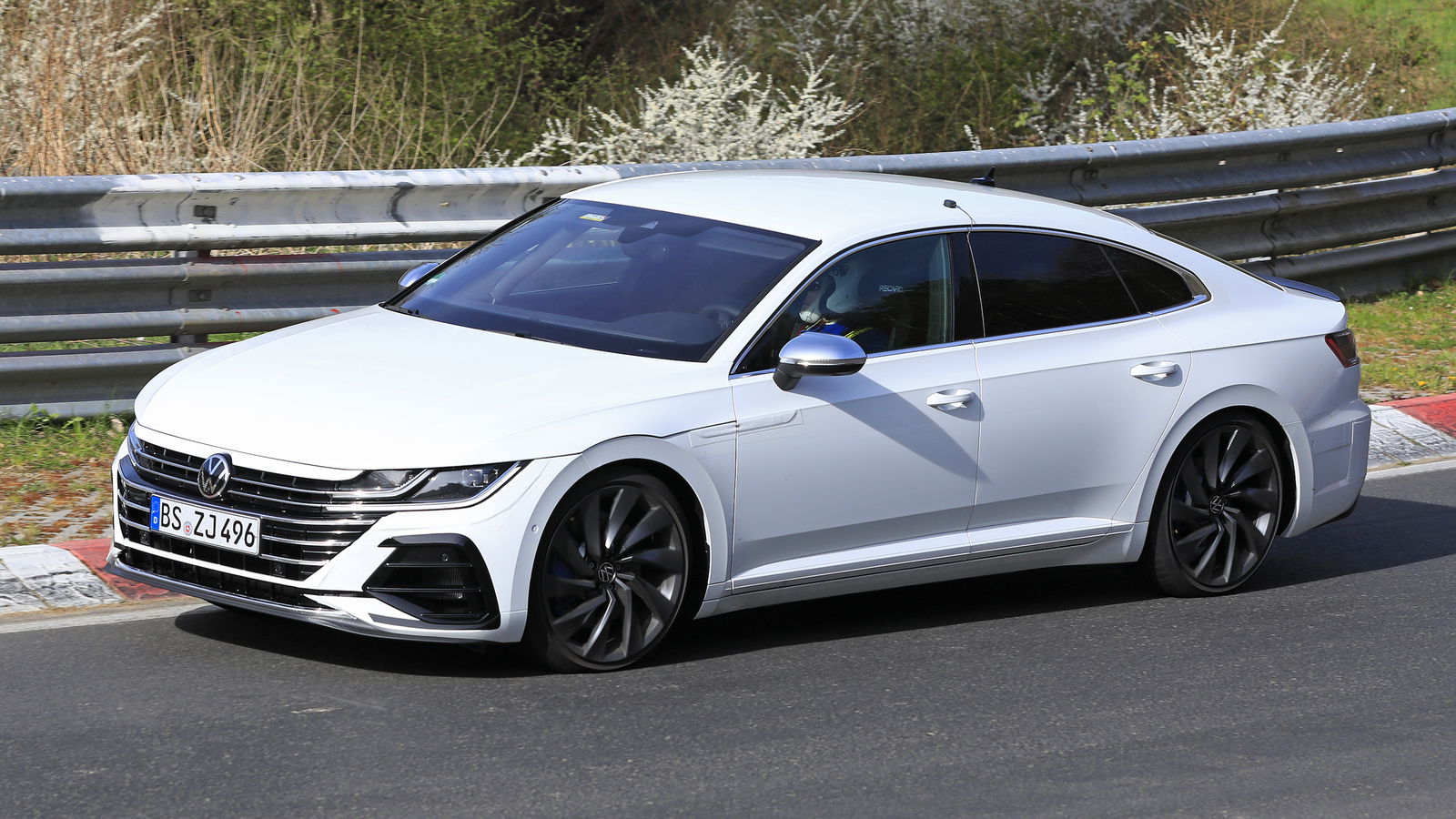 An Updated VW Arteon With A Light-Up Grille Is Coming, Joined By A Wagon Version