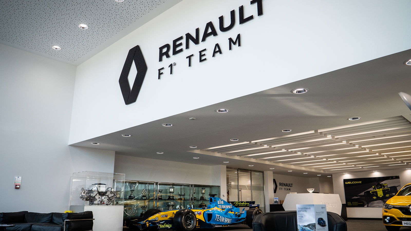 8 Fascinating Things I Learned From An F1 Factory Tour