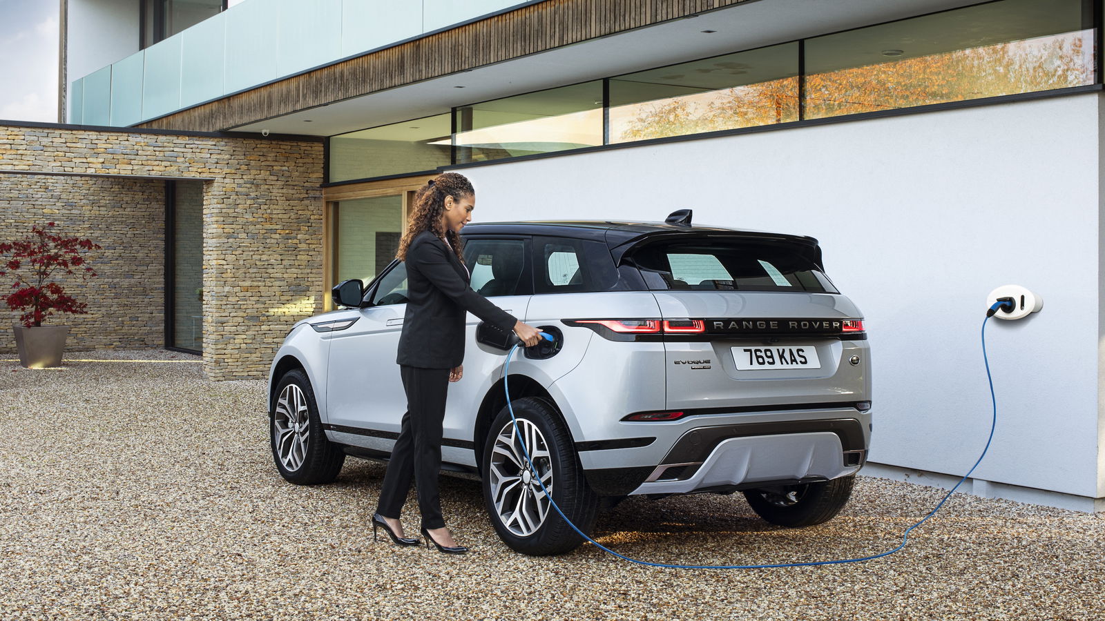 The 304bhp Land Rover Discovery Sport PHEV Uses A New 1.5 Inline-Three