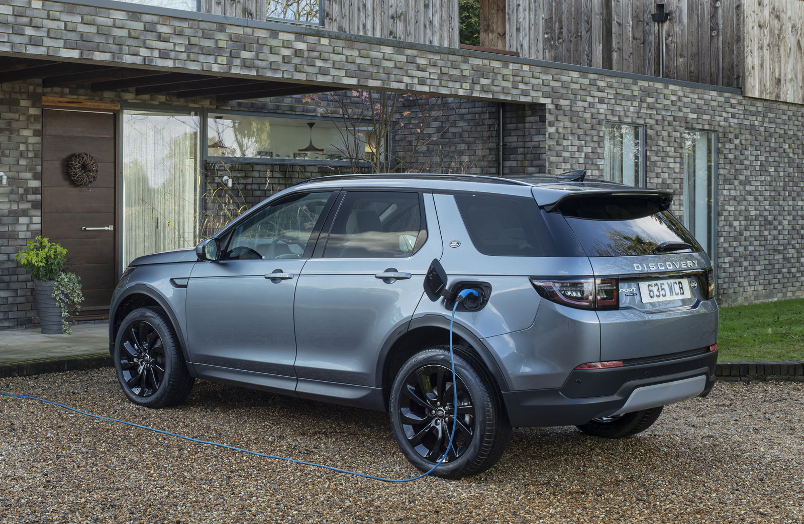 The 304bhp Land Rover Discovery Sport PHEV Uses A New 1.5 Inline-Three