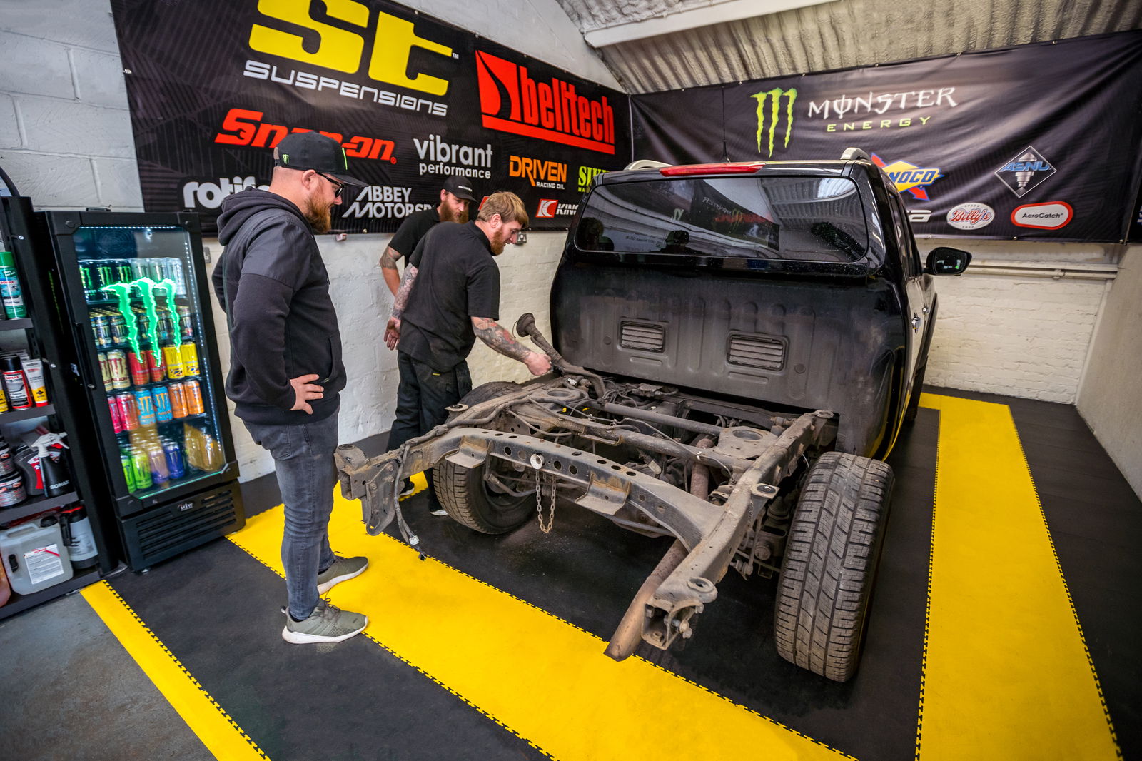A Nissan Navara Is Being Turned Into A 1000bhp Franken-GT-R Missile