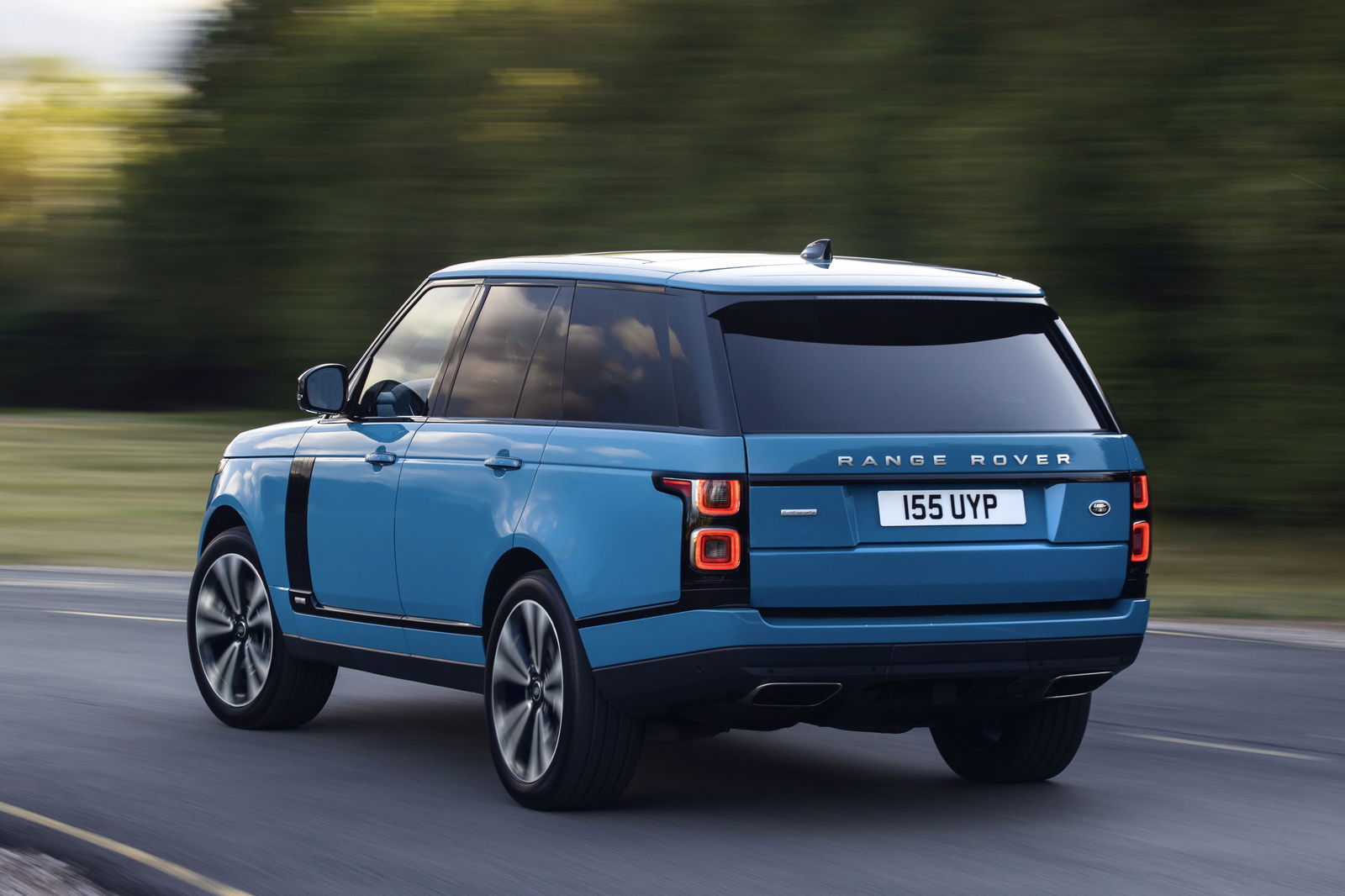 Here's The New Range Rover Fifty Absolutely Dwarfing the Original