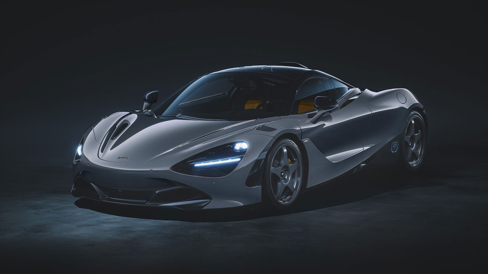 Here's The McLaren 720S Doing Its Best F1 LM Impression