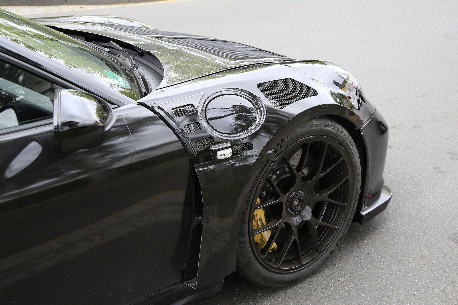 Look At The Enormous Wing On This 992 Porsche 911 GT3 RS Prototype