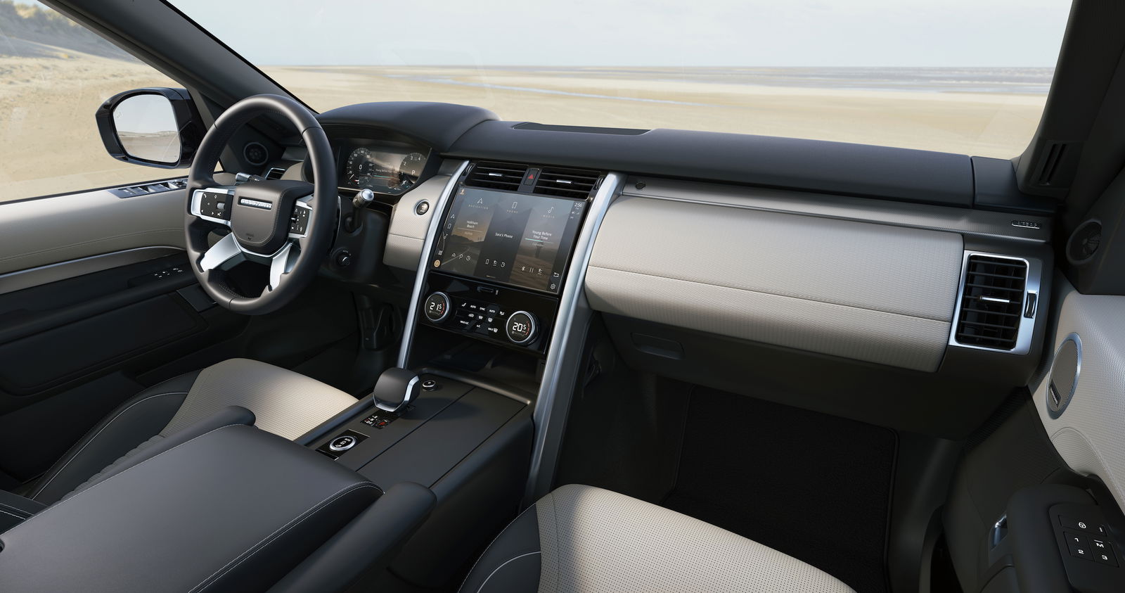 Sorry, The Facelifted Land Rover Discovery Still Has An Offset Number Plate