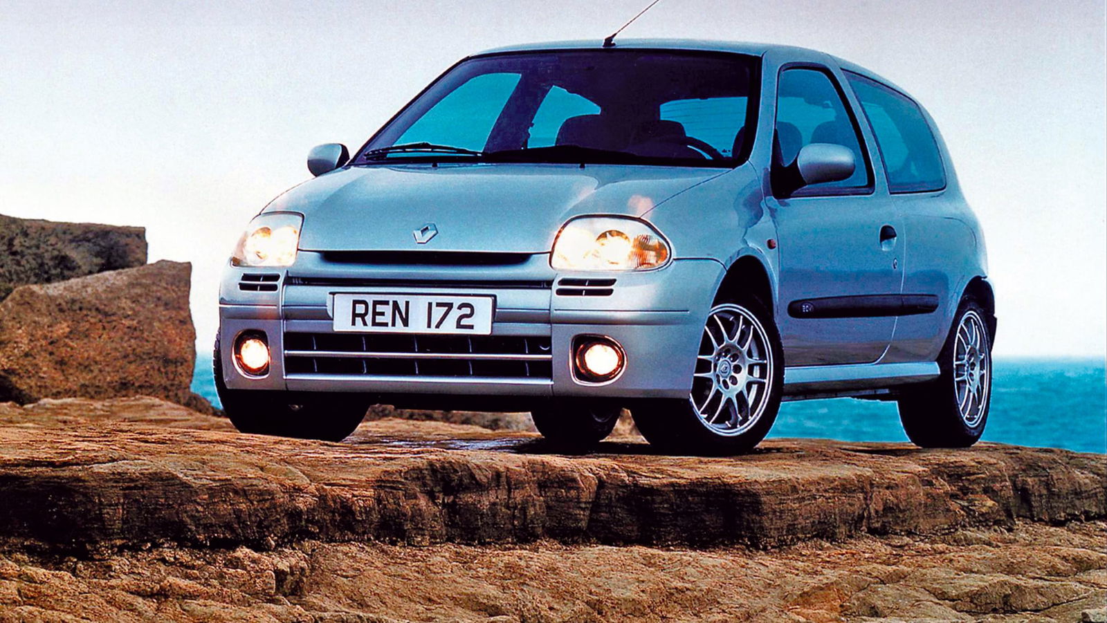 10 Things You Need To Know Before Buying A Renault Sport Clio 172/182