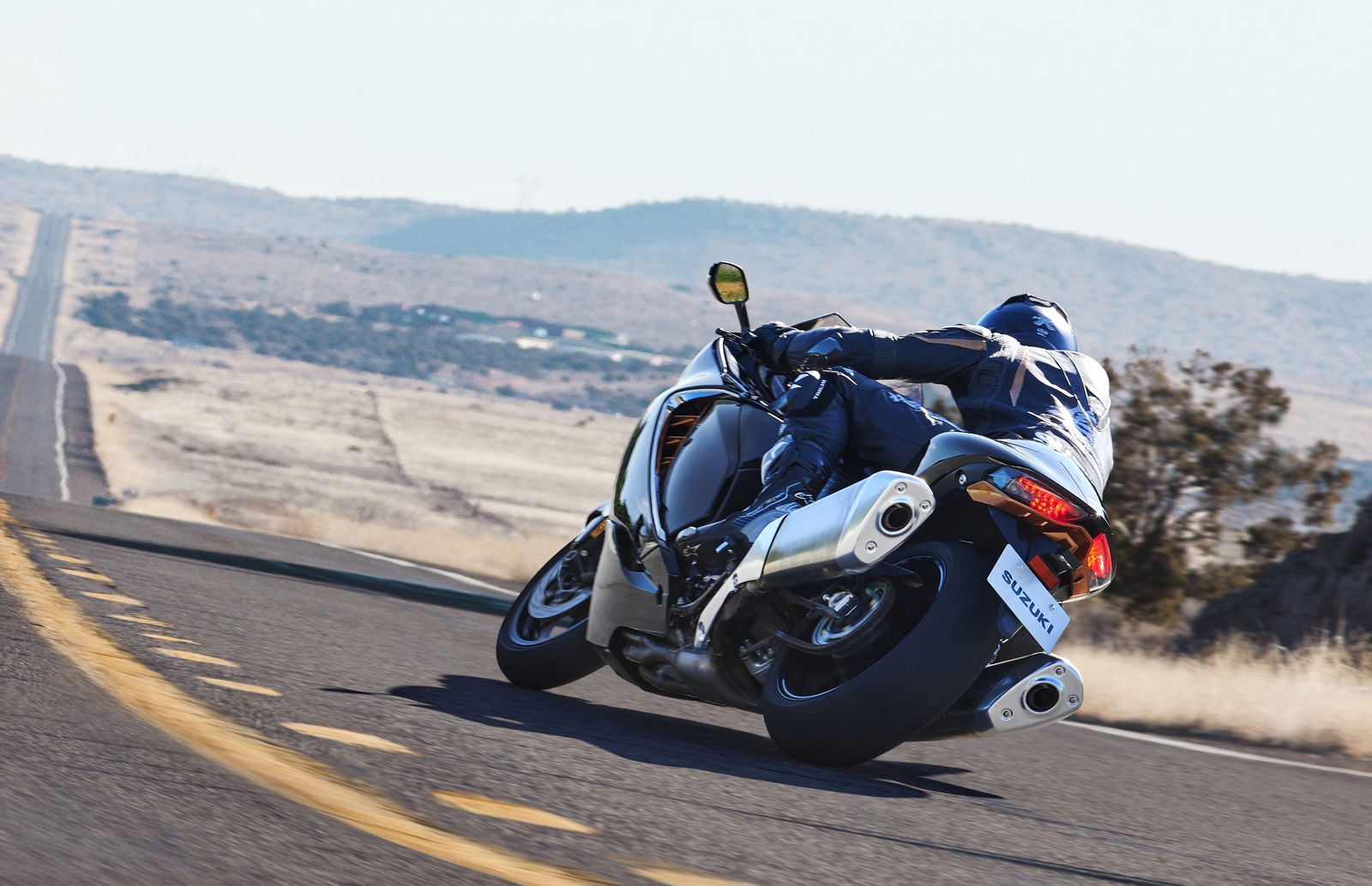 There's An New Suzuki Hayabusa And It's Less Powerful (But Better)