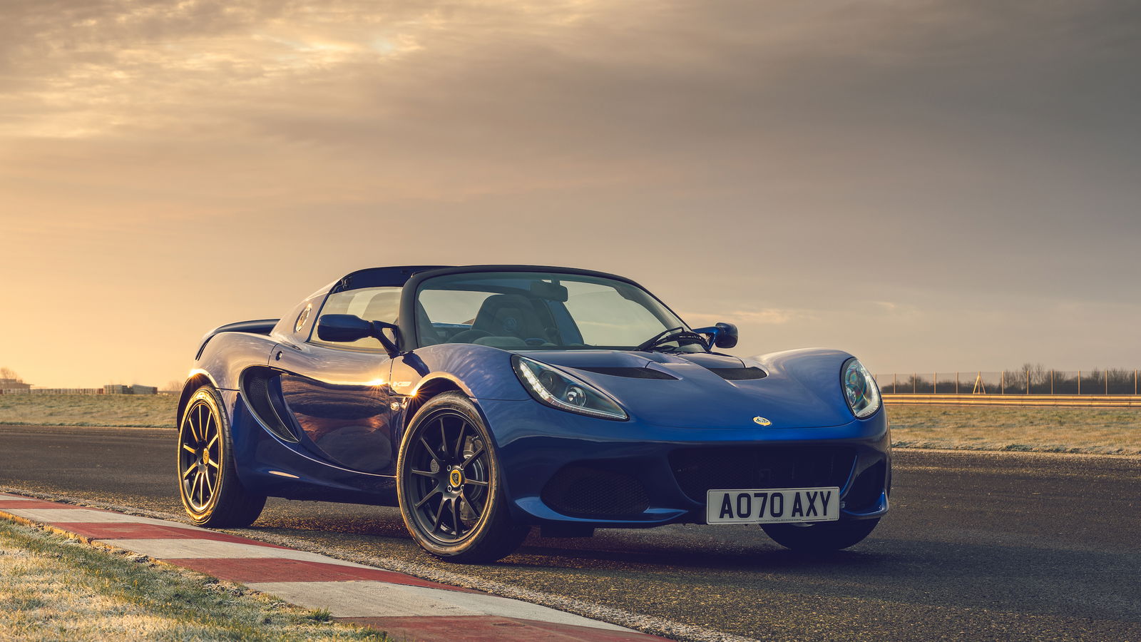 The Lotus Elise And Exige Final Editions Are Here With More Power, Less Weight