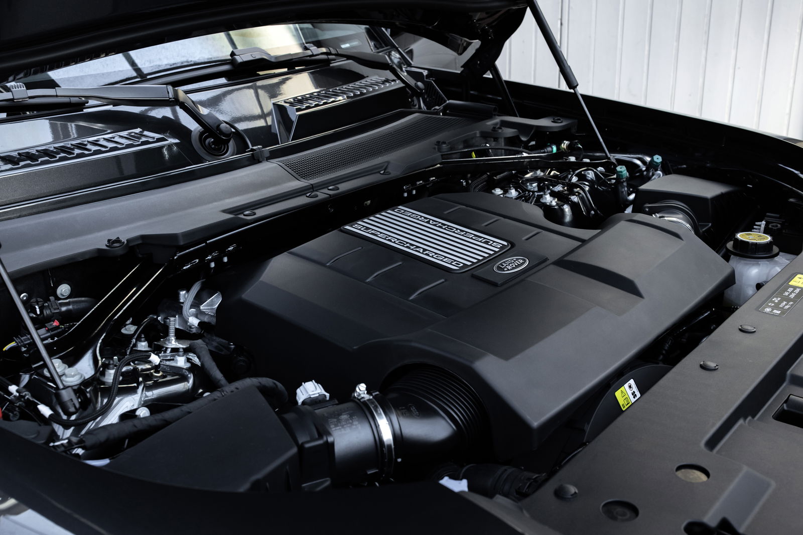 The £100k Land Rover Defender V8 Is A 518bhp Supercharged Indulgence