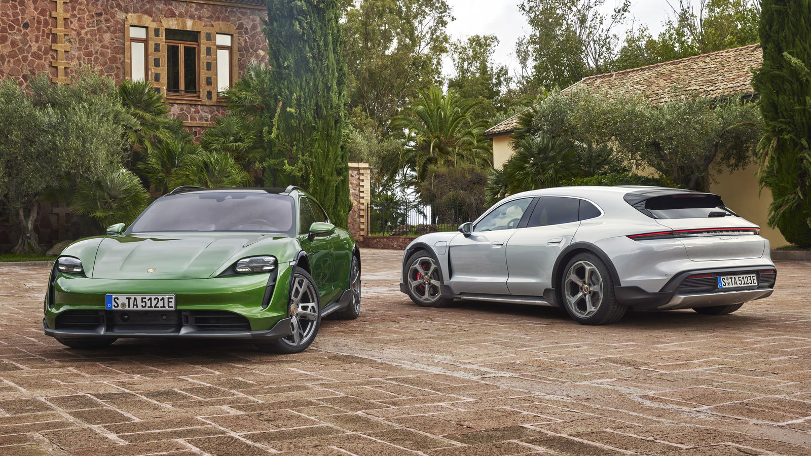 The 751bhp Porsche Taycan Cross Turismo Is The Ultimate EV All-Rounder
