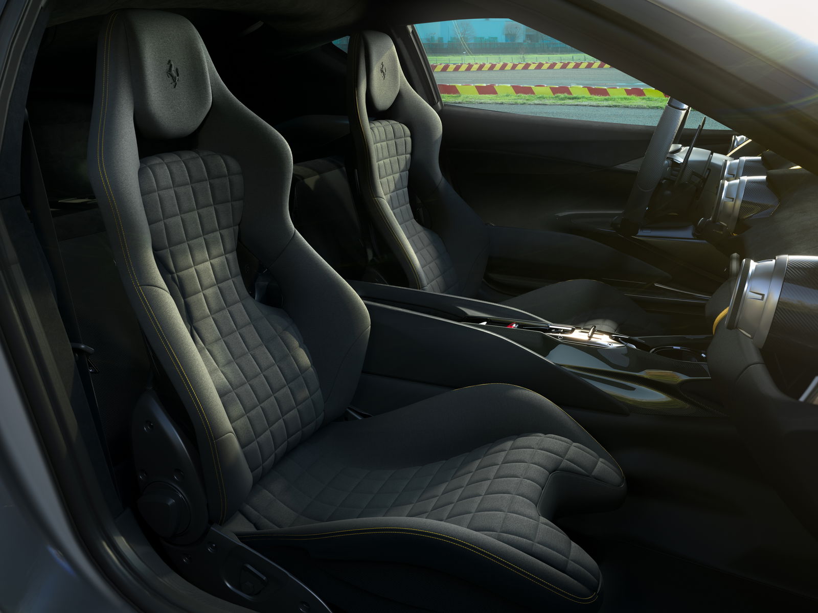 The 818bhp Ferrari 812 Competizione Revs To 9500rpm