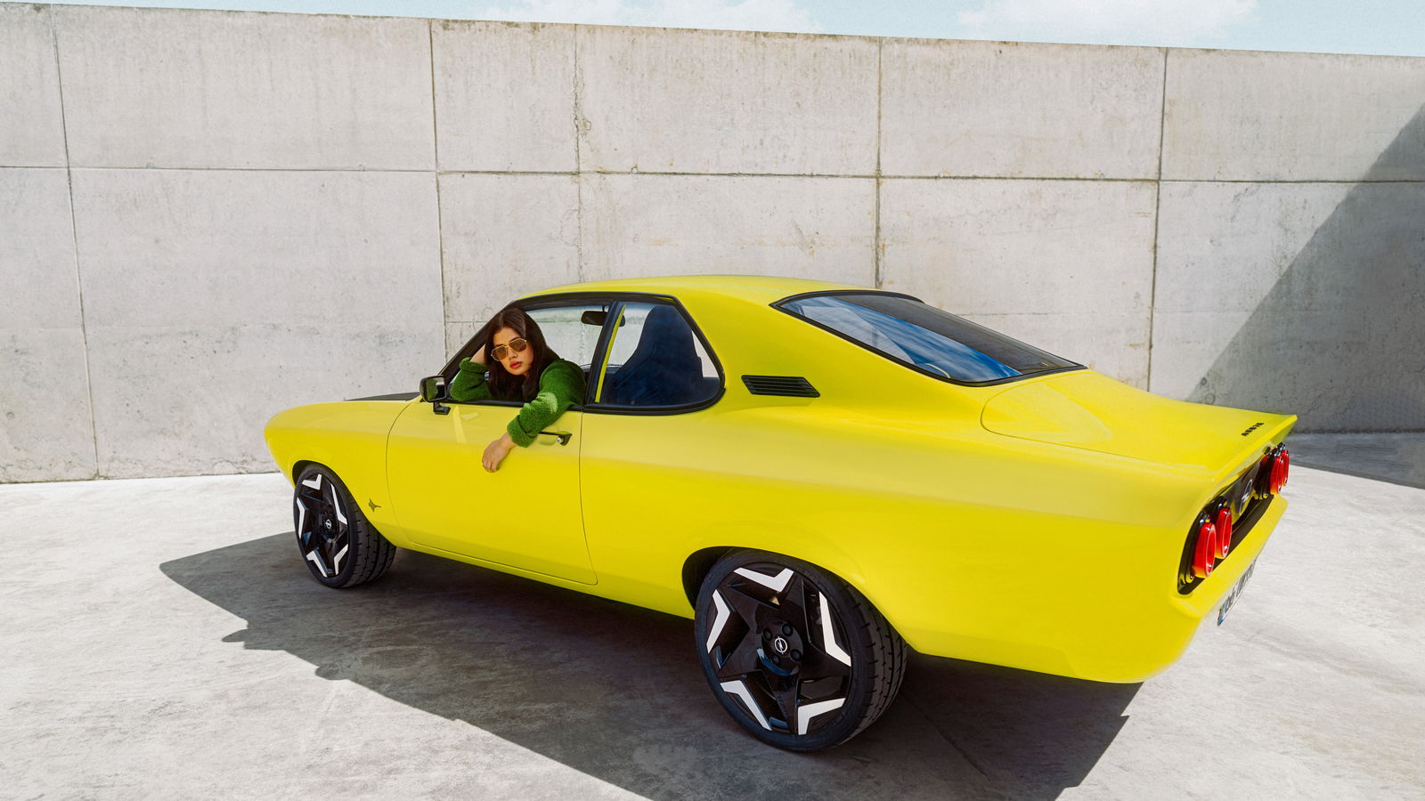 The Opel Manta GSe ElektroMOD Is A Retro EV With A Four-Speed Manual