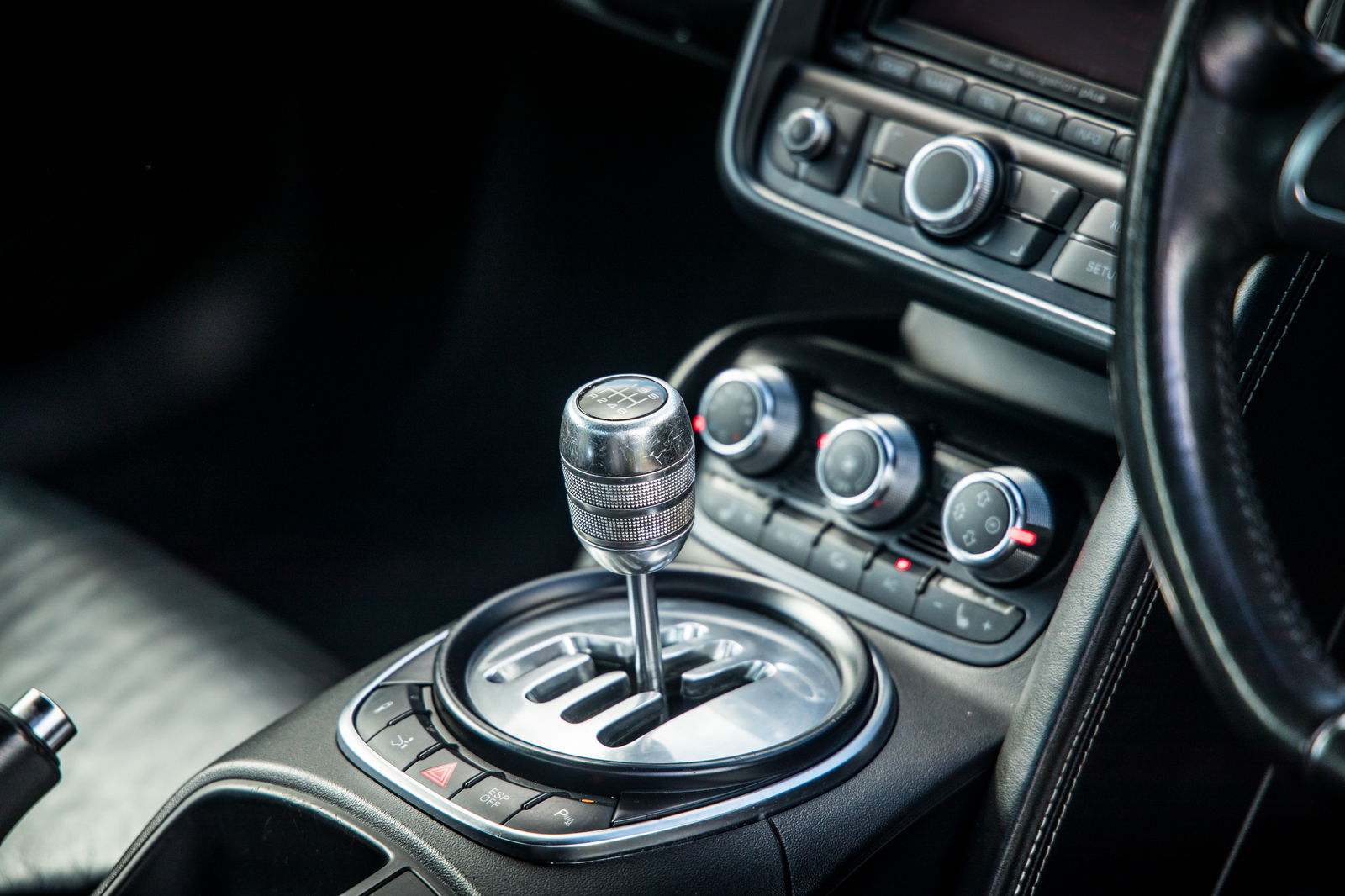 A Gated Manual 4.2 Audi R8 Is More Fun Than Any Modern Supercar